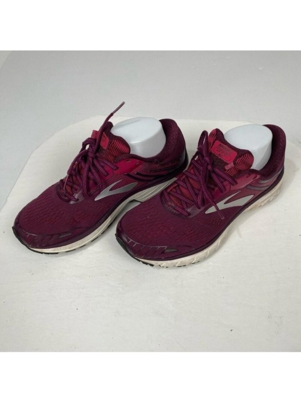Brooks Adrenaline GTS 18 Womens Size 9 Shoes color Purple‎ Sneaker.Comfort
